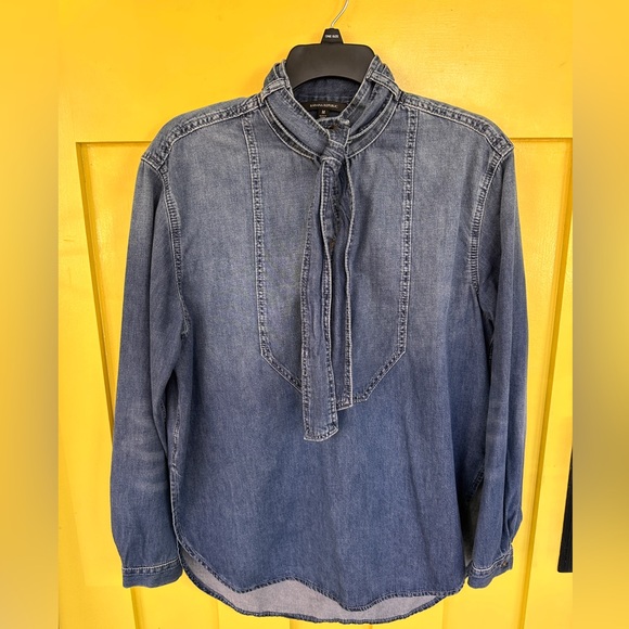 Banana Republic Tops - Banana Republic Denim shirt with tie